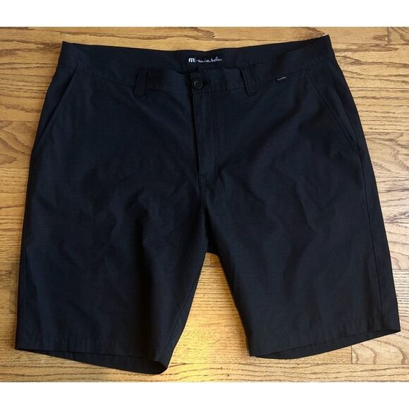 Travis Mathew Beck Shorts Black 81% polyester, 13% cotton, 6% spandex Size 38 - Picture 6 of 11